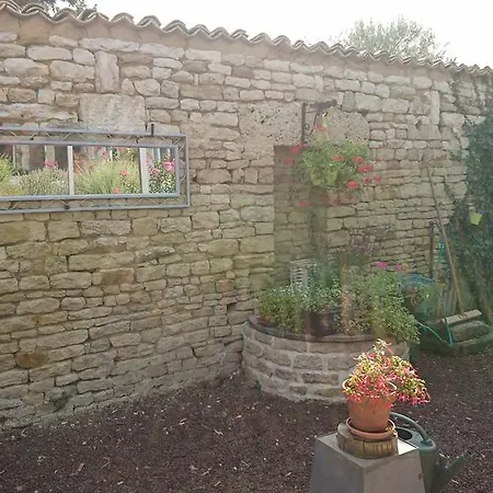 A Fleur Des Champs לינה וארוחת בוקר Breuil-la-Réorte