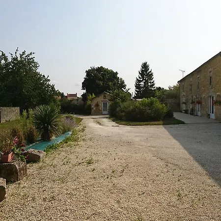 A Fleur Des Champs לינה וארוחת בוקר Breuil-la-Réorte
